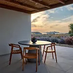 Rojo Villa