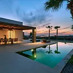 Villa Rojo *