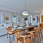 Villa Rojo *