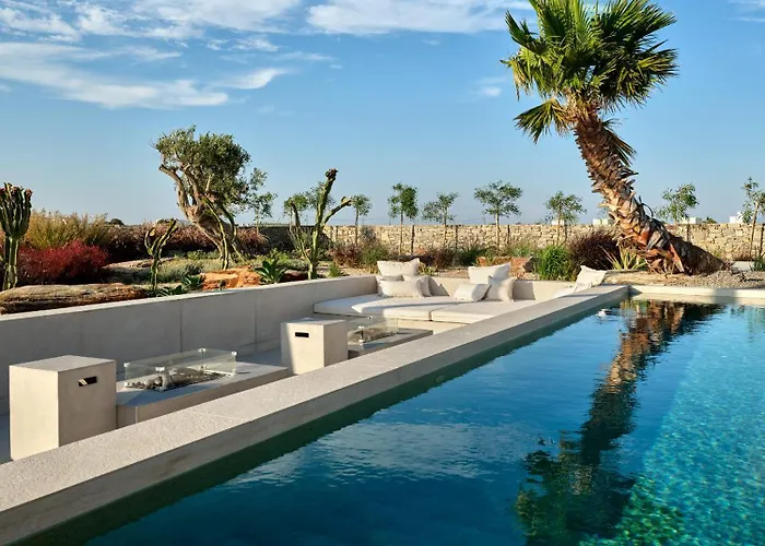 Rojo Villa Santa Maria (Paros)