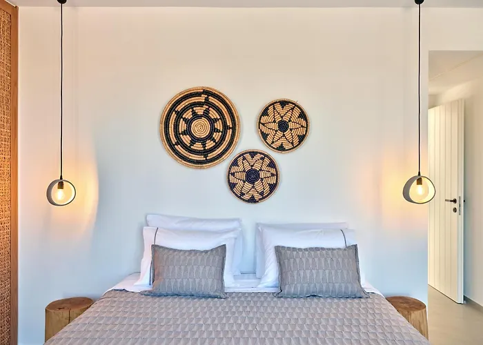 Rojo Villa Santa Maria (Paros)