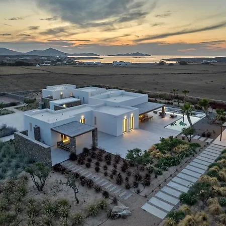 Rojo Villa Santa Maria (Paros)