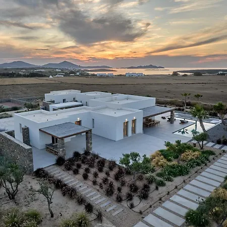 Rojo Villa *