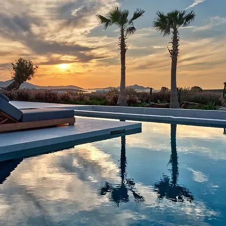 Villa Rojo Santa Maria (Paros)