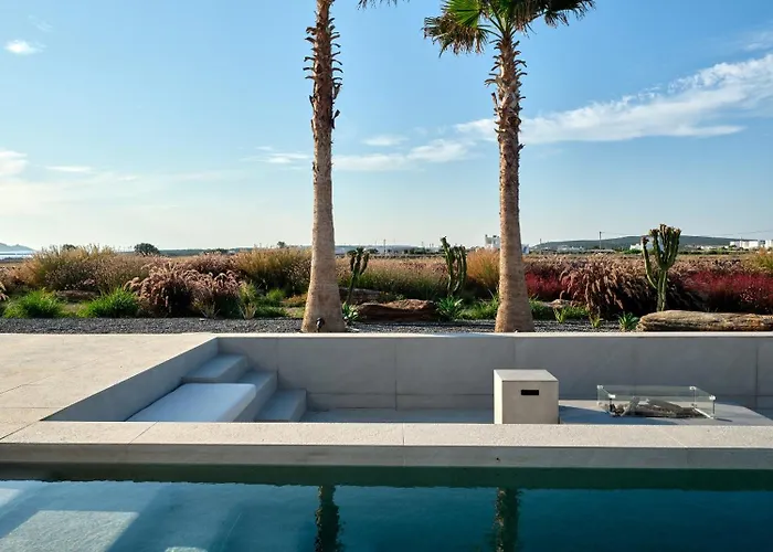 Villa Rojo Santa Maria (Paros)